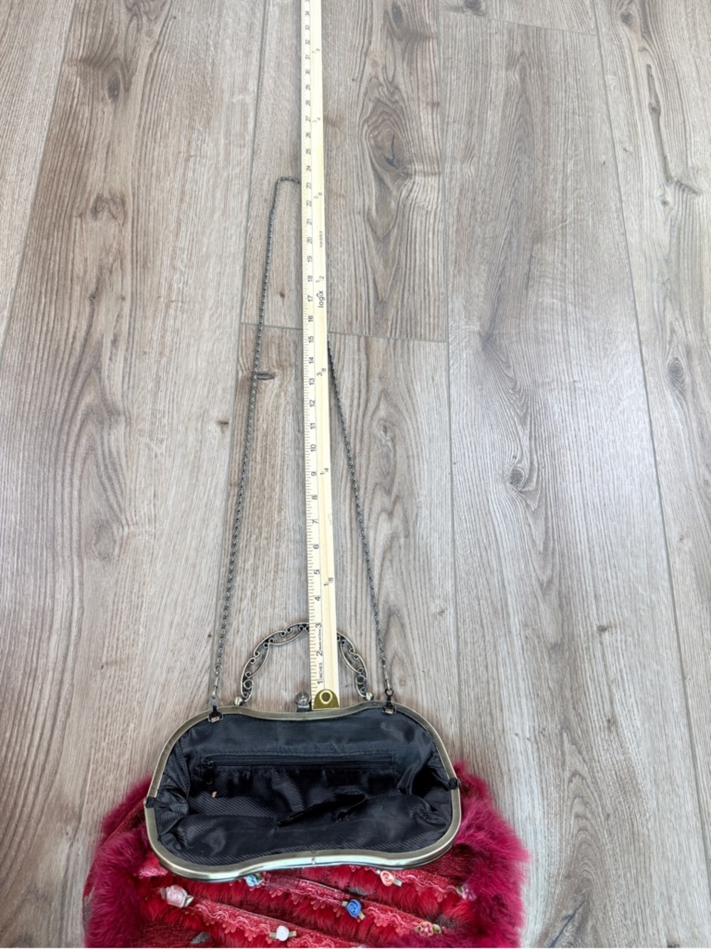 Sassi Cindi faux fur and tapestry handbag/crossbody Deep Red Kiss lock closure - Picture 10 of 10